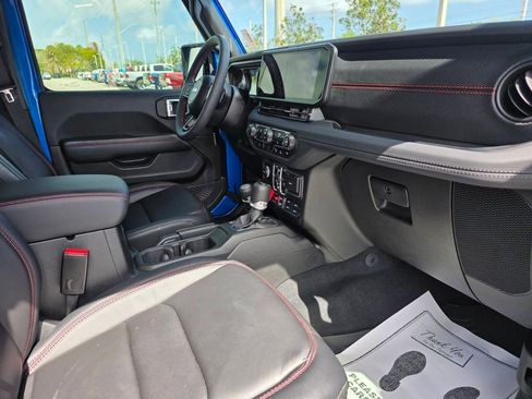 Used 2024 Jeep Wrangler Unlimited Rubicon image 9