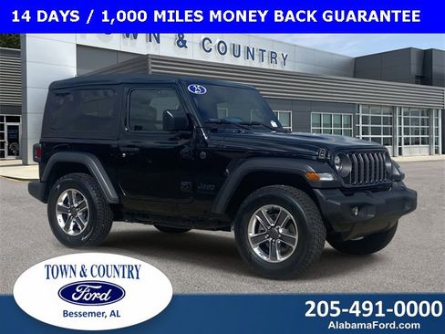 Used 2025 Jeep Wrangler Sport image 1
