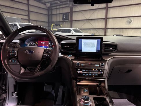 Used 2020 Ford Explorer XLT RWD image 29