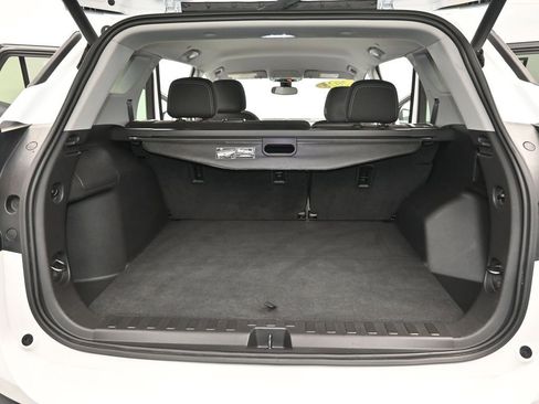 Used 2023 GMC Terrain SLE w/ Driver Convenience Package image 11