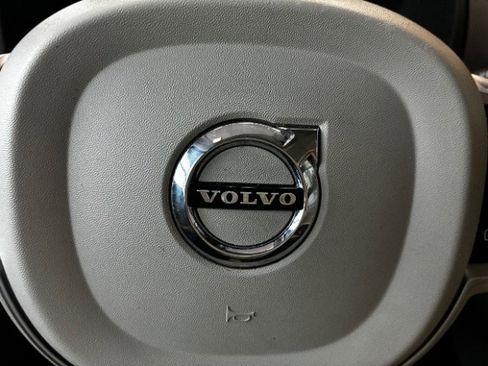 Used 2020 Volvo XC90 T5 Momentum w/ Protection Package Premier FWD image 20