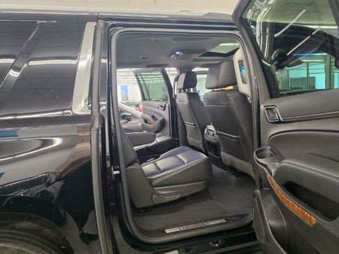 Used 2019 Chevrolet Suburban Premier AWD/4WD image 11