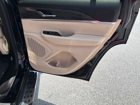 Used 2025 Jeep Grand Cherokee Limited w/ MOPAR Finishing Package AWD/4WD image 16