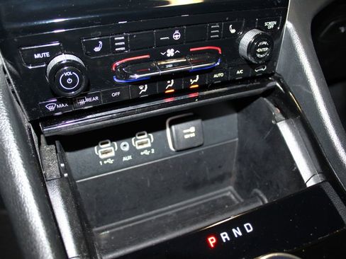 Used 2023 Jeep Grand Cherokee L Limited image 22