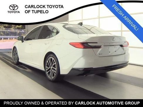 Used 2025 Toyota Camry XLE FWD image 5