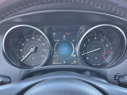 Used 2018 Jaguar F-PACE Premium image 31