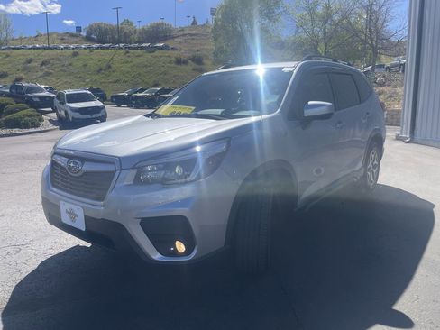 Used 2021 Subaru Forester Premium w/ Popular Package #1 image 3