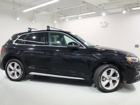 Used 2021 Audi Q5 2.0T Premium Plus w/ Premium Plus Package AWD/4WD image 11