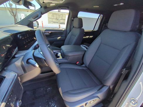 New 2026 Chevrolet Suburban LS RWD image 23