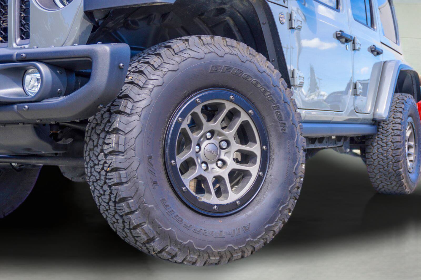 Used 2023 Jeep Wrangler Unlimited Rubicon 392 w/ Xtreme Recon 35" Tire Package AWD/4WD image 2