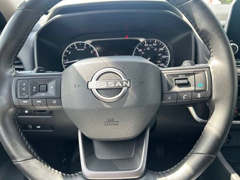 Certified 2025 Nissan Rogue SV AWD/4WD image 16