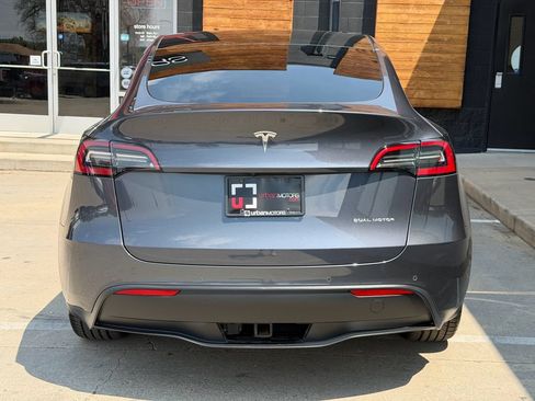 Used 2022 Tesla Model Y Long Range AWD/4WD image 12