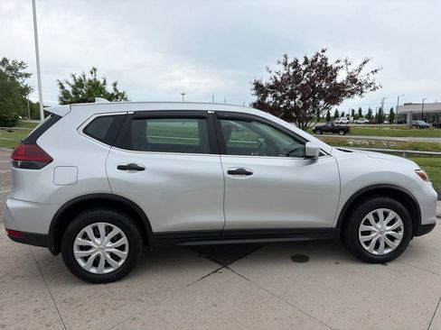 Used 2018 Nissan Rogue S AWD/4WD image 14
