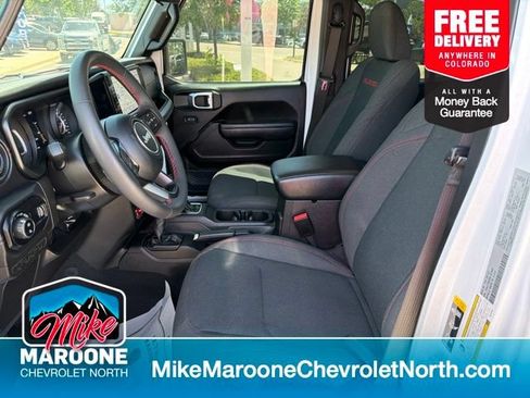 Used 2024 Jeep Gladiator Rubicon w/ Convenience Group AWD/4WD image 13