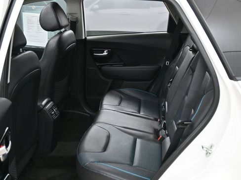 Used 2022 Kia Niro EX Premium w/ Cold Weather Package FWD image 32