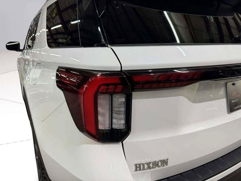 Used 2025 Ford Explorer ST AWD/4WD image 11