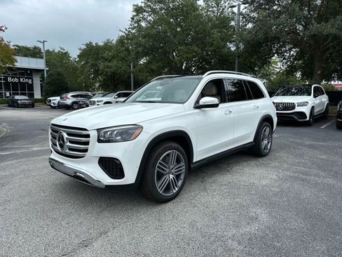 Used 2025 Mercedes-Benz GLS 450 4MATIC image 4