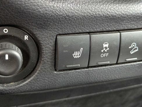 Used 2014 Jeep Wrangler Unlimited Sahara AWD/4WD image 21