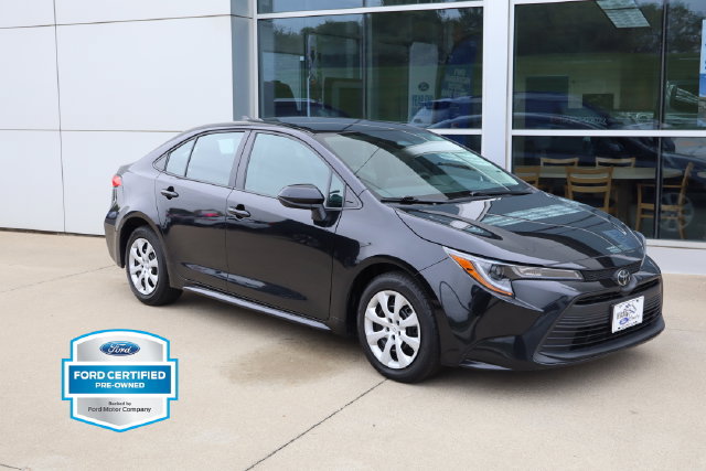 Used 2024 Toyota Corolla LE FWD image 2