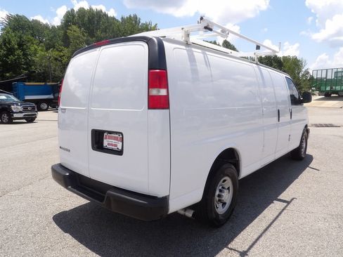 Used 2018 Chevrolet Express 2500 Extended RWD image 7