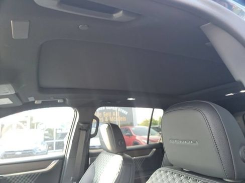 Used 2025 GMC Acadia Denali w/ Super Cruise Package AWD/4WD image 11