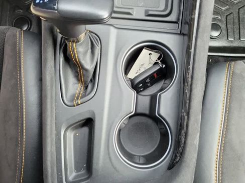 Used 2022 Dodge Durango R/T w/ Hemi Orange Plus Package AWD/4WD image 17