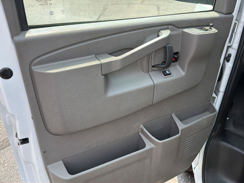 Used 2022 Chevrolet Express 2500 LS RWD image 15