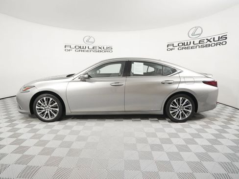 Used 2020 Lexus ES 300h w/ Premium Package image 4