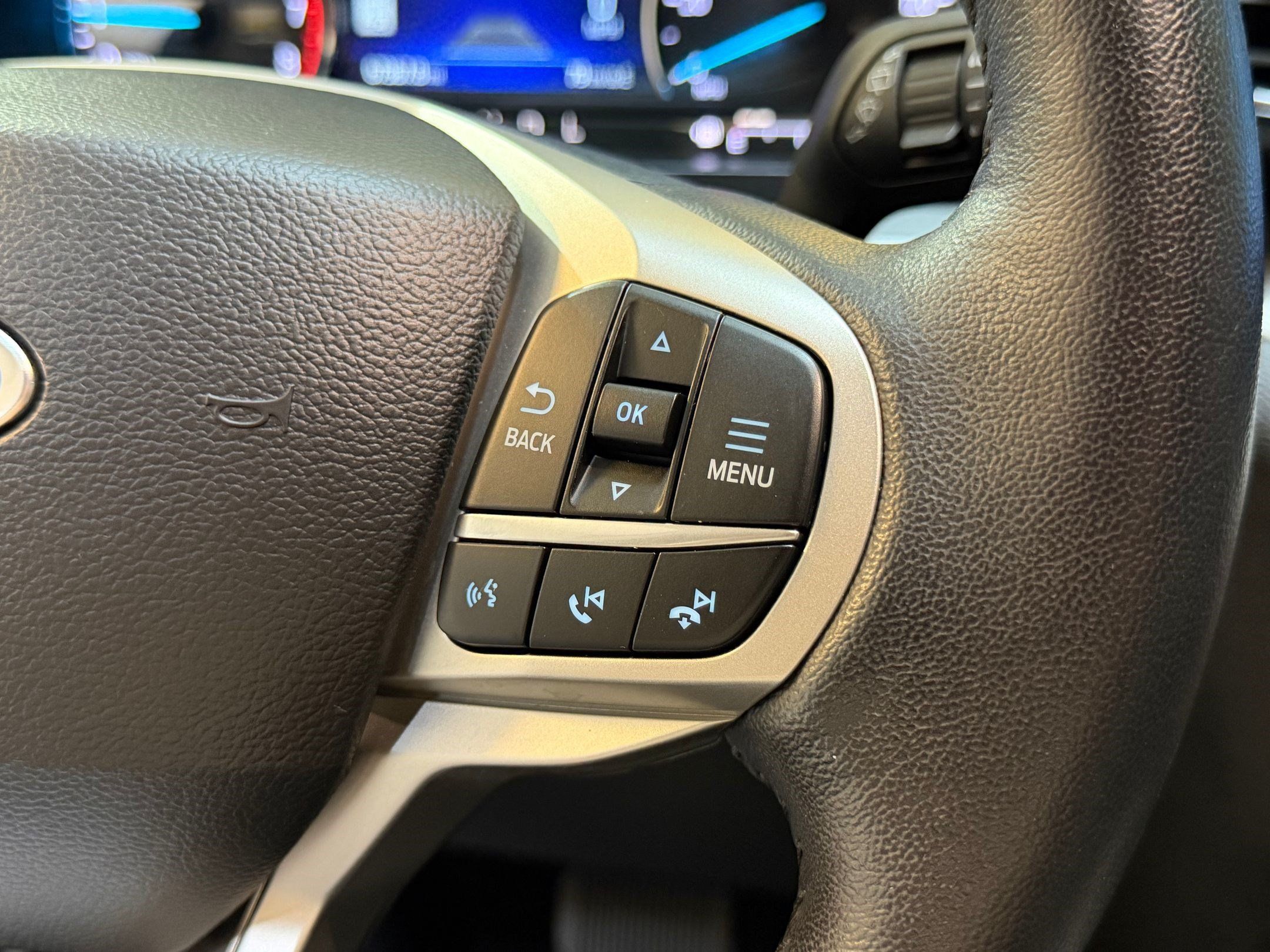 Used 2022 Ford Explorer XLT w/ Equipment Group 202A AWD/4WD image 27