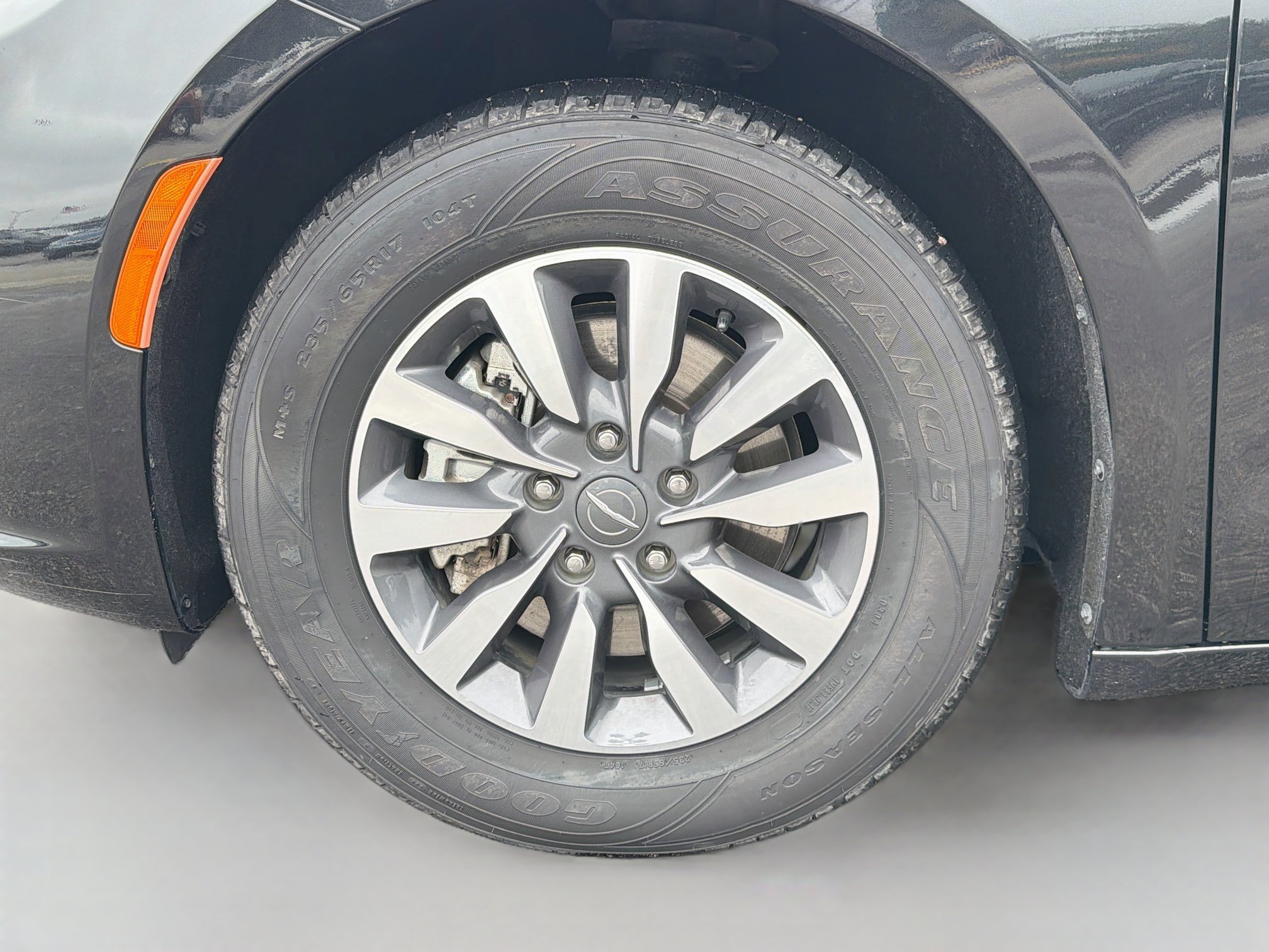 Used 2024 Chrysler Pacifica Limited FWD image 41
