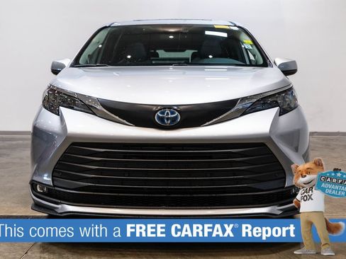 Certified 2025 Toyota Sienna XLE w/ XLE Plus Package FWD image 2