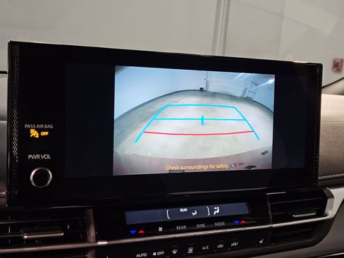 Certified 2025 Toyota Sienna XSE FWD image 31