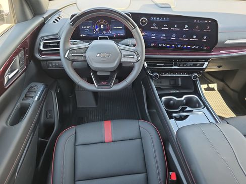 New 2027 Chevrolet Traverse RS w/ LPO, Floor Liner Package FWD image 13