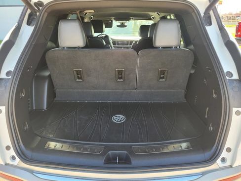 Used 2022 Buick Enclave Premium FWD image 13