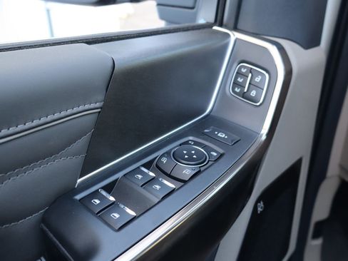 Used 2025 Ford F450 Platinum w/ Platinum Plus Package image 13