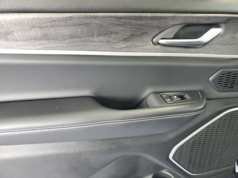 Certified 2022 Jeep Grand Cherokee L Limited AWD/4WD image 13