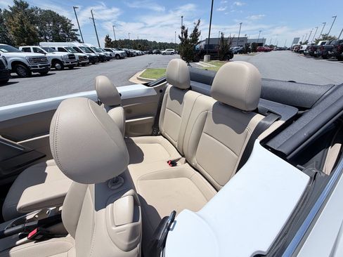 Used 2019 Volkswagen Beetle 2.0T S FWD image 25
