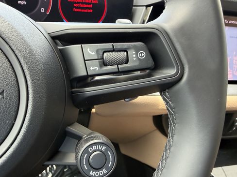 Certified 2025 Porsche Cayenne Coupe AWD/4WD image 37