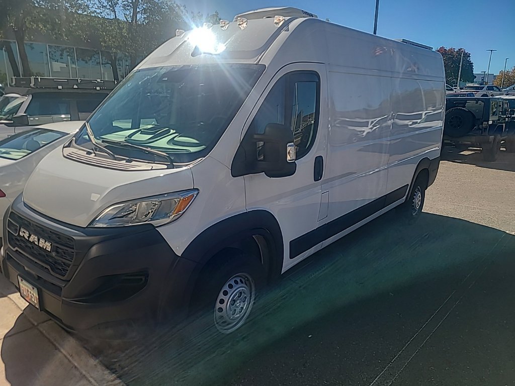 Used 2025 RAM ProMaster 2500 w/ Storage Group FWD image 5