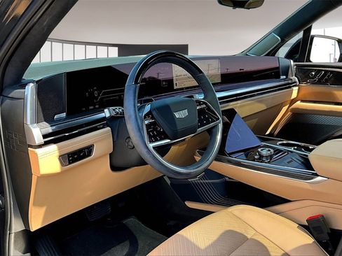 New 2025 Cadillac Escalade IQ Sport 2 w/ LPO, ONYX Package image 6