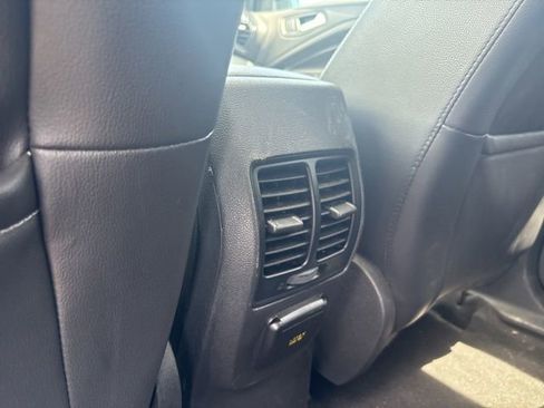Used 2019 Ford Escape Titanium AWD/4WD image 21