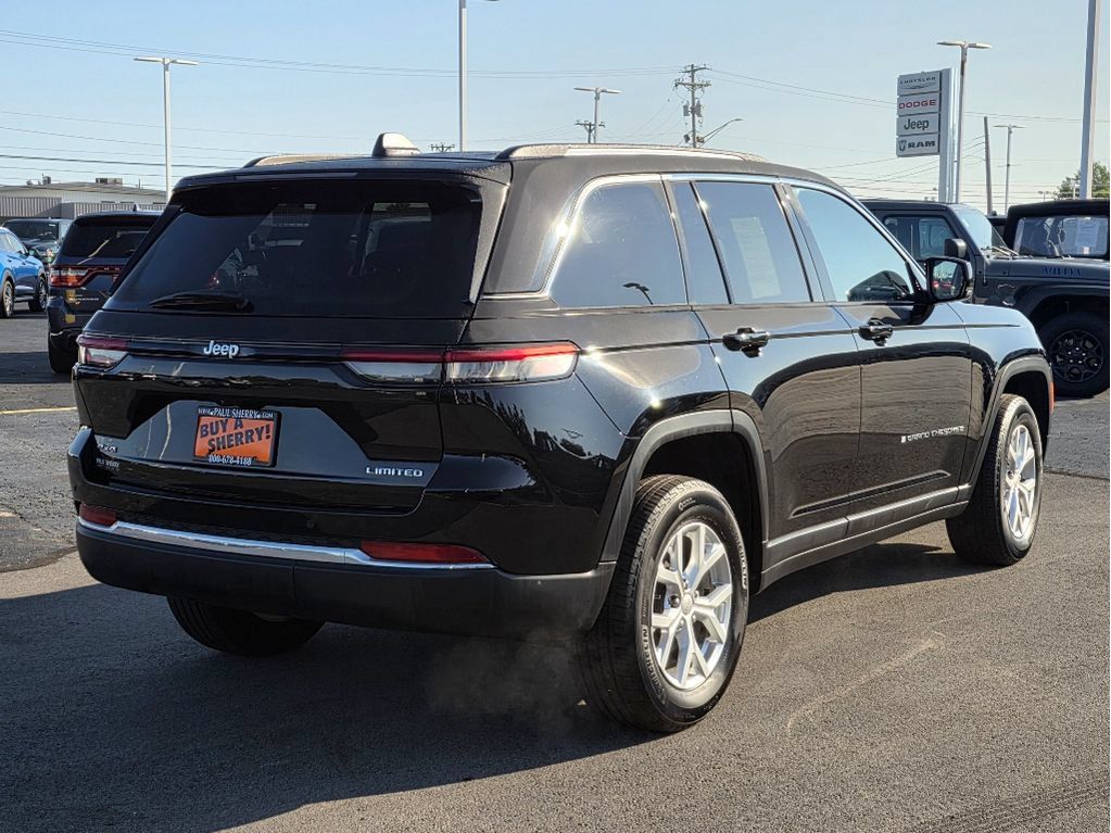 Used 2023 Jeep Grand Cherokee Limited AWD/4WD image 10