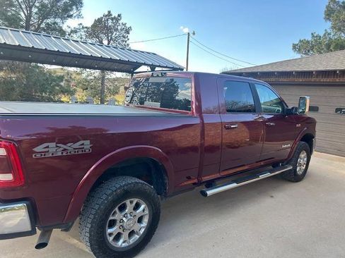Used 2022 RAM 2500 Laramie AWD/4WD image 2