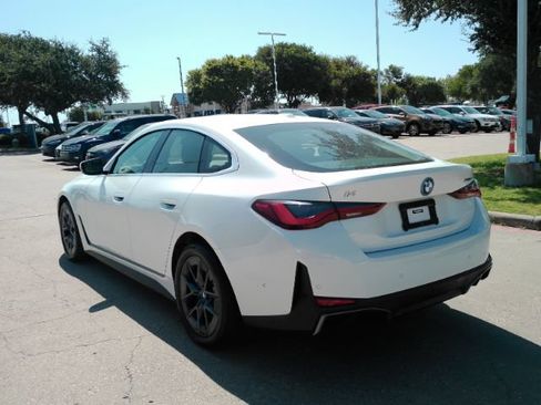 Used 2023 BMW i4 eDrive40 RWD image 9