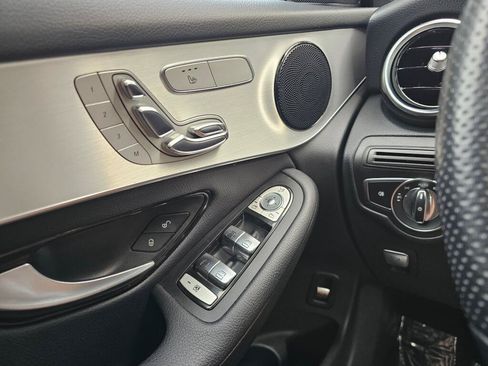 Used 2019 Mercedes-Benz GLC 300 4MATIC image 33