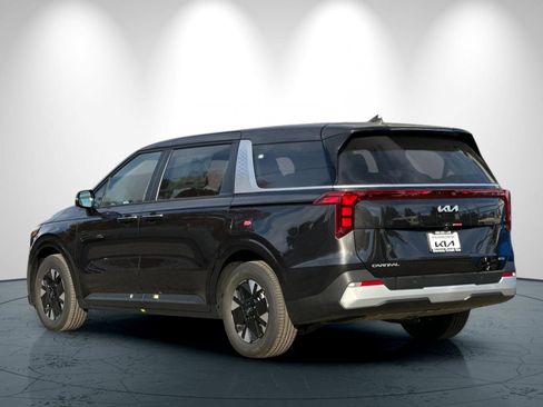 New 2026 Kia Carnival LXS image 6