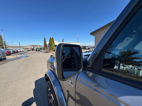 Used 2023 Ford Bronco Outer Banks AWD/4WD image 13