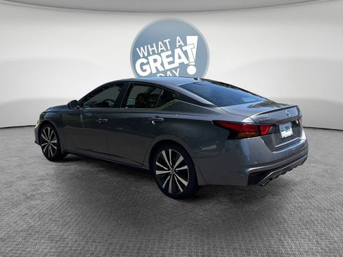 Used 2022 Nissan Altima 2.5 SR FWD image 6