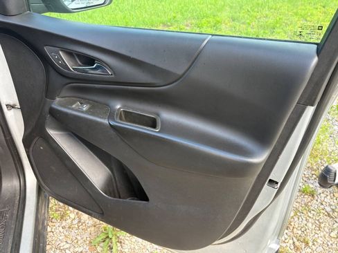 Used 2022 Chevrolet Equinox LT FWD image 18