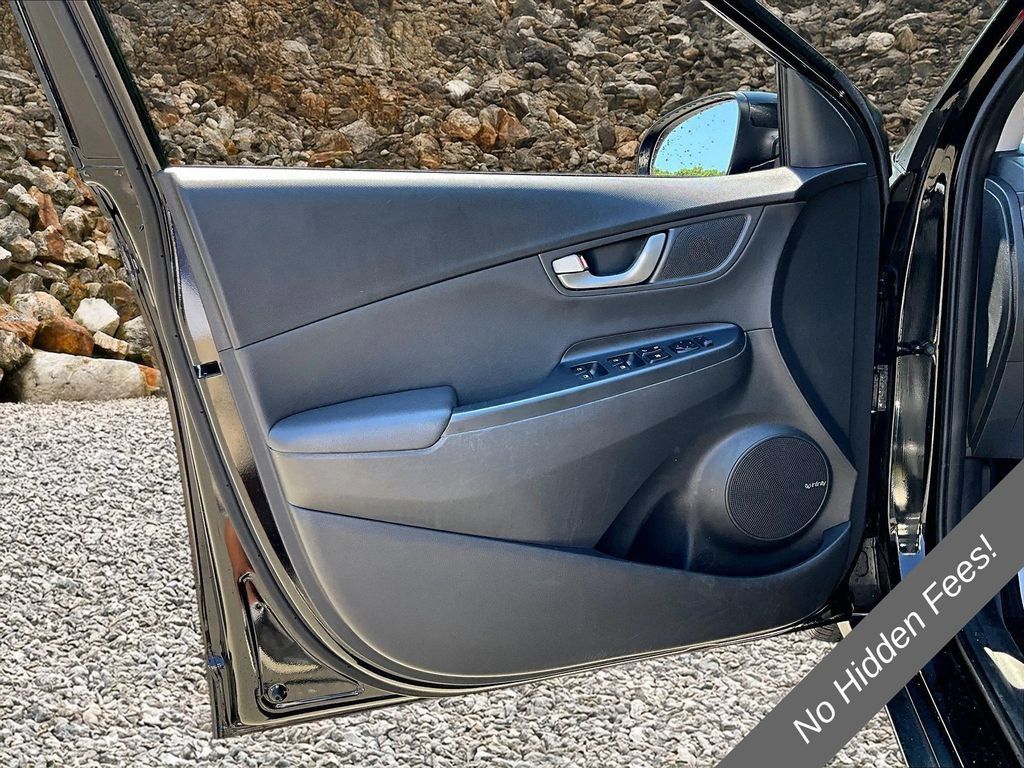 Used 2020 Hyundai Kona Limited AWD/4WD image 19